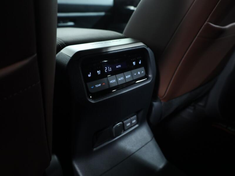 2024 Toyota Land Cruiser 250 First Edition 7 Persoons VK9958 | Transport | Auto's